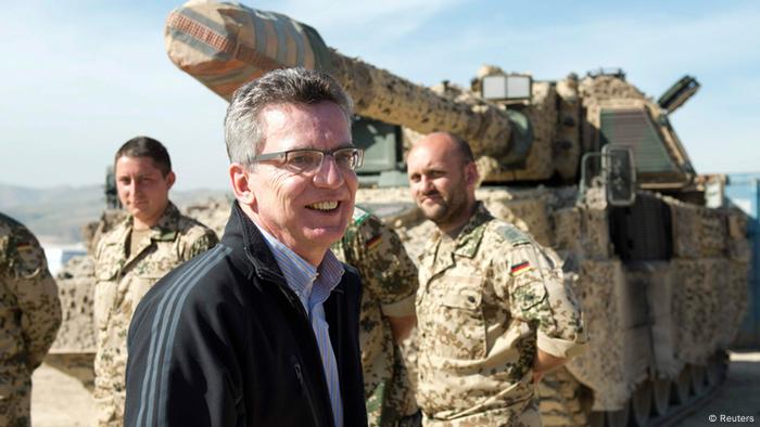 Thomas de Maizière en Afganistán. (05.03.2013).