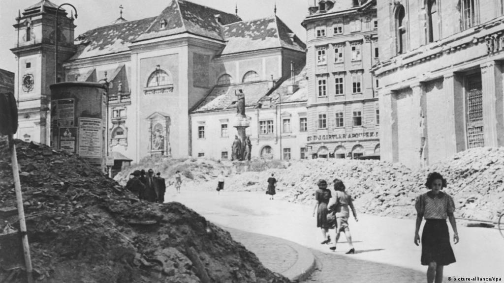 Los austriacos en la era nazi: ¿víctimas o colaboradores? | Europa | DW |  