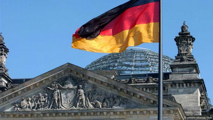 World expects more of German foreign policy | DW Learn German