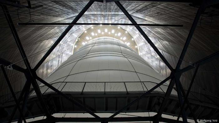Big Air Package - Christo in Oberhausen (Wolfgang Volz)