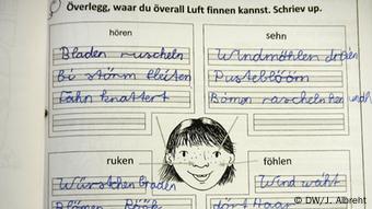 Plattdeutsches Unterrichtsheft eines Schülers.