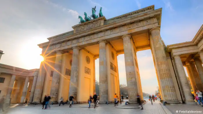 Berlin Brandenburger Tor (Fotolia/sborisov)
