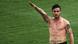 Giorgos Katidis macht den "Hitlergruß". (Foto: AP Photo/INTIME) Giorgos Katidis macht den "Hitlergruß". (Foto: AP Photo/INTIME)