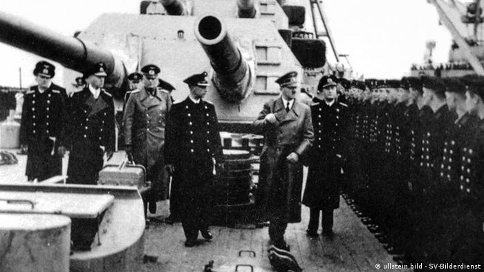 Hitler na brodu Bismarck