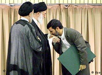 آیت‌الله خامنه‌ای و محمود احمدی‌نژاد، عکس از آرشیو