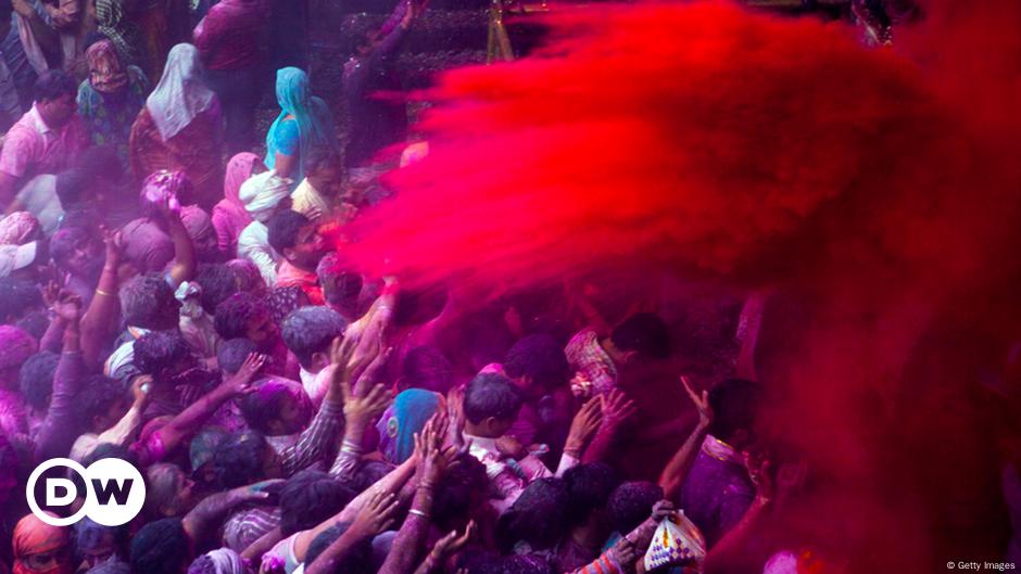 Holi - Indiaâ€²s festival of colours | All media content | DW | 17.03.2014