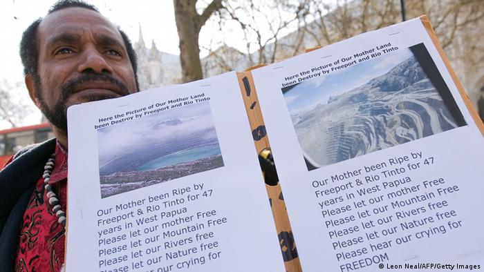 Benny Wenda, leader of the West Papuan Independence Movement, protests outside the QE2 center in central London, as Anglo-Australian mining company Rio Tinto holds it's annual general meeting on April 15, 2010. (Photo: Leon Neal)
