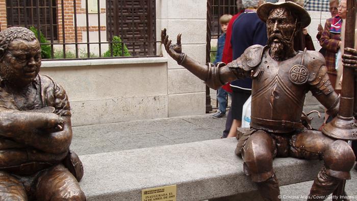 Spanien Statue von Don Quijote in Alcala de Henares Geburtstadt von Cervantes