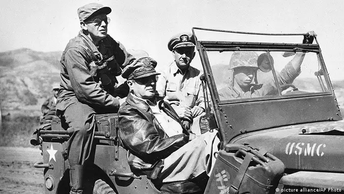 Korea Krieg 1950 US General Douglas MacArthur
