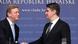 Stefan Füle, de la UE, y el primer ministro croata, Zoran Milanovic. Stefan Füle, de la UE, y el primer ministro croata, Zoran Milanovic.