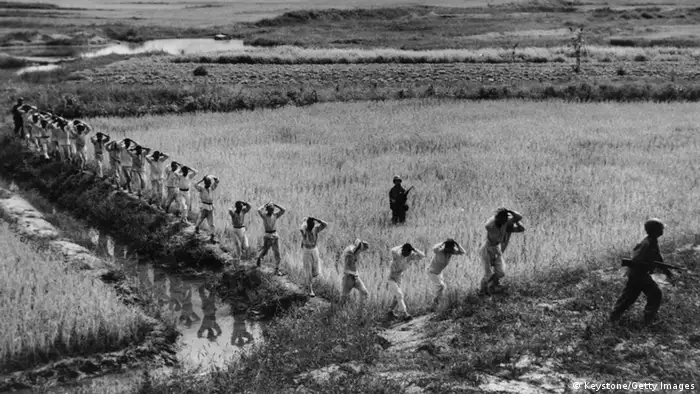 Korea Krieg 1950 gefangene Soldaten Nordkorea