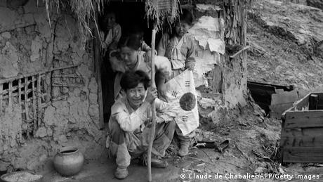 Korea Krieg 1951 Familie Haus