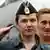 Vyacheslav Milashevsky, 25-godišnji komandant mini podmornice tipa AS-28 salutira britanskim oficirima nakon akcije spašavanja