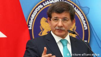 Turkish minister of Foreign Affairs Ahmet Davutoglu EPA/ZURAB KURTSIKIDZE +++(c) dpa - Bildfunk+++