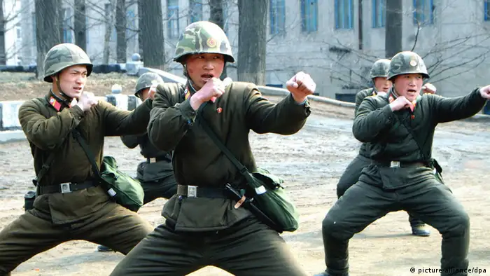 file - A picture released by the North Korean Central News Agency (KCNA) on 07 March 2013 shows North Korean soldiers during combat training at an undisclosed location in North Korea on 06 March 2013. EPA/KCNA SOUTH KOREA OUT NO SALES (zu dpa Hochgerüstet, aber arm - Warum setzt Nordkorea auf Konfrontation? vom 05.04.2013) +++(c) dpa - Bildfunk+++ ***FÜR SOCIAL MEDIA GEEIGNET***