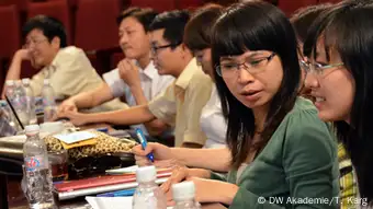 Teilnehmer des Workshops Radio for the People der DW Akademie in Vietnam. März 2013 (Foto: DW AKademie/ Thorsten Karg).