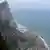 Der Felsen von Gibraltar an der Südspitze der Iberischen Halbinsel (Foto vom 10.05.2011). Die 6,5 Quadratkilometer große und bis 426 Meter Höhe aufragende Halbinsel ist seit Beginn des 18. Jahrhunderts britische Kronkolonie. Foto: Roland Holschneider dpa pixel