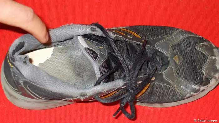 Schuh gegen Wen Jiabao (Getty Images)