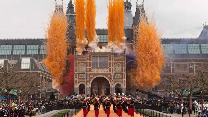 Queen Beatrix Reopens Amsterdam S Rijksmuseum News Dw 13 04 13