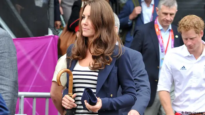 Kate Middleton mit Handtasche