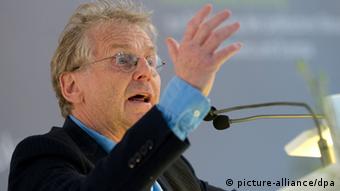 Daniel Cohn-Bendit gives an acceptance speech Photo: Marijan Murat/dpa
