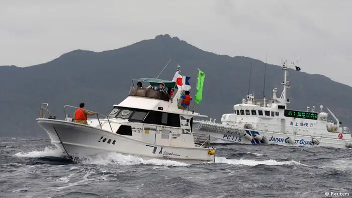 Japanische und chinesische Schiffe überwachen sich gegenseitig im Ost China Meer