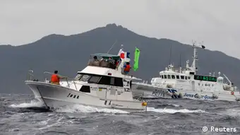 Japanische und chinesische Schiffe überwachen sich gegenseitig im Ost China Meer