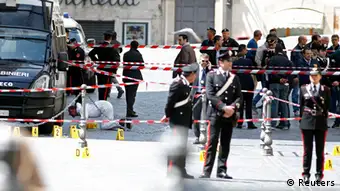 Italien Schüsse vor dem Amtssitz des designierten italienischen Ministerpräsidenten Enrico Letta