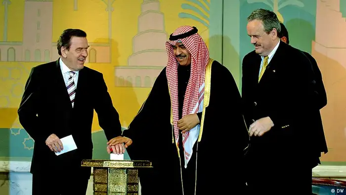 Bundeskanzler startet neues TV-Programm Arabisch 2005