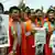 Demonstranten der Bewegung "Rashtrawadi Shiv Sena" mit Porträtz von Sarabjit Singh (Foto: picture-alliance/dpa)
