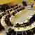 ARCHIV - Zyperns Parlament während einer Sitzung am 19.03.2013. Das zyprische Parlament stimmt am Dienstag (30.04.2013) über das Spar- und Hilfsprogramm ab. EPA/FILIP SINGER +++(c) dpa - Bildfunk+++
