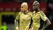 AC Mailands Spieler Boateng and Balotelli während der Spielunterbrechung wegen rassistischer Schmähgesänge gegen Balotelli. Foto: Reuters AC Mailands Spieler Boateng and Balotelli während der Spielunterbrechung wegen rassistischer Schmähgesänge gegen Balotelli. Foto: Reuters