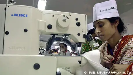 Bangladesch Industriepark Ashulia Frauen Arbeiterin
