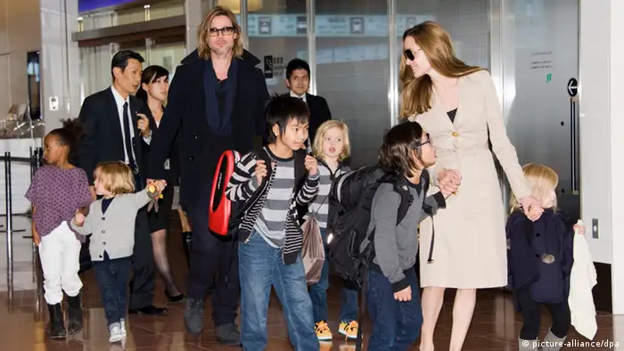 Angelina Jolie mit ihren Kindern