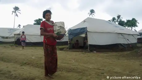 Bildergalerie Bangladesch Myanmar Evakuierung Sturm (picture-alliance/dpa)