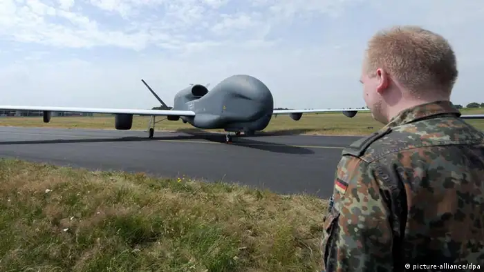FILE - The drone 'Euro Hawk' stands on the airfield of the reconnaissance squadron 51 'Immelmann' in Jagel, Germany, 8 July 2010. EPA/ANGELIKA WARMUTH (zu dpa-Korr: ««Euro Hawk»-Flop: Keiner will es gewesen sein» vom 15.05.2013) +++(c) dpa - Bildfunk+++