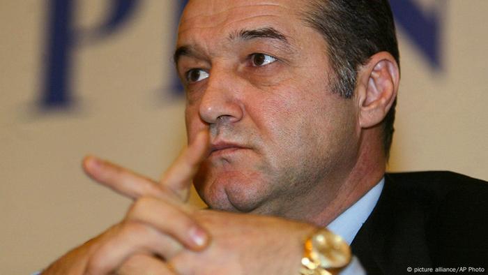 Steaua Besitzer Becali Muss Ins Gefangnis Sport Dw 20 05 2013
