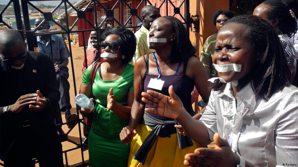 Ugandan police shut down media houses, radio stations | Africa | DW 21.05.2013