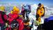 Eine Gruppe Bergsteiger auf dem Mount Everest, aufgenommen am 24.09.2004. Mangelnde Vorbereitung und die Überschätzung der eigenen körperlichen Möglichkeiten sind die Hauptursachen gesundheitlicher Schäden bei Bergsteigern, viele leiden wegen mangelnder Akklimatisierung unter den Folgen von Sauerstoffmangel. Ein extra eingerichtetes medizinisches Camp rettet leichtsinnige Bergsteiger notfalls mit dem Einsatz eines Hubschraubers. Foto: Nawang Sherpa Eine Gruppe Bergsteiger auf dem Mount Everest, aufgenommen am 24.09.2004. Mangelnde Vorbereitung und die Überschätzung der eigenen körperlichen Möglichkeiten sind die Hauptursachen gesundheitlicher Schäden bei Bergsteigern, viele leiden wegen mangelnder Akklimatisierung unter den Folgen von Sauerstoffmangel. Ein extra eingerichtetes medizinisches Camp rettet leichtsinnige Bergsteiger notfalls mit dem Einsatz eines Hubschraubers. Foto: Nawang Sherpa