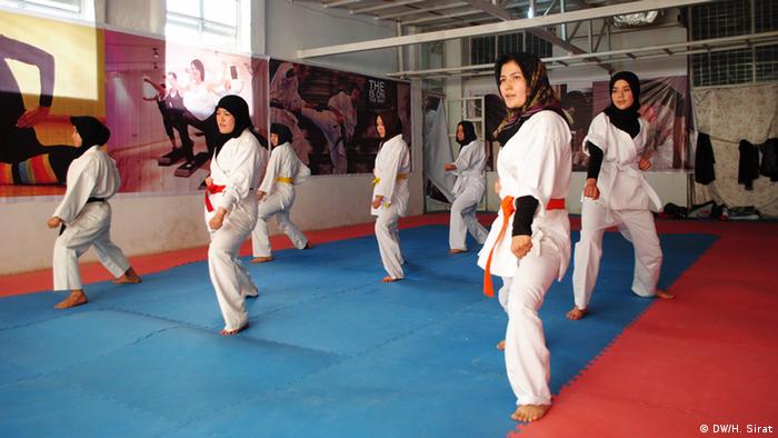 این مجتمع ورزشی زیر نام «بنیاد ورزشی فرهنگی افغانستان» فعالیت می کند.