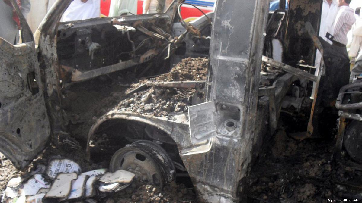Bus escolar se incendia en Pakistán – DW – 25/05/2013