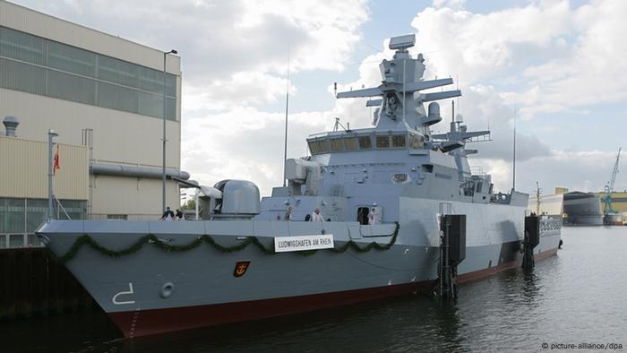 A K130 corvette lies in front of the Fr. Lürssen shipyard in Lemwerder (Photo: dpa)