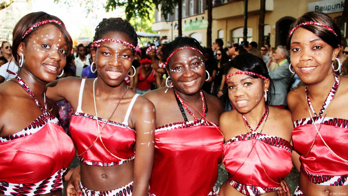 Angola no pelotão da frente contra discriminação homossexual – DW –  12/02/2019