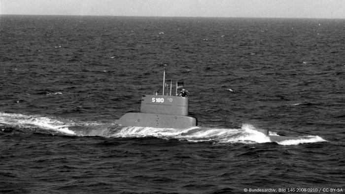 Unterseeboot (U-Boot) der Klasse 205 beim Abtauchen. (Bild: Bundesarchiv)