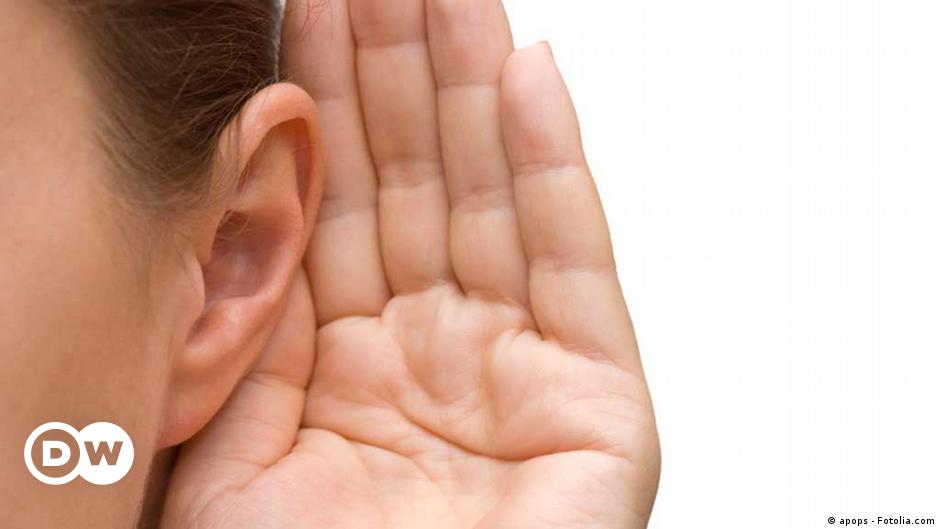 Listen up! Even humans can point their ears toward sounds | Science |  In-depth reporting on science and technology | DW | 14.07.2020