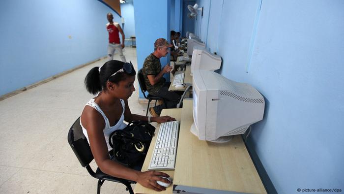 Cuba To Expand Government Controlled Internet Access News Dw 28 05 2013