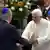Папа Римский Бенедикт XVI во время посещения Кельнской синагоги