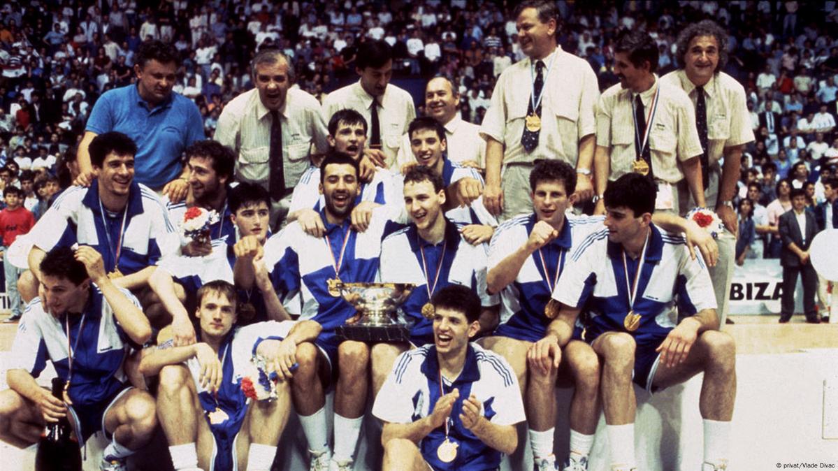 1990's YUGOSLAVIA NATIONAL BASKETBALL TEAM DIVAC #12 CHAMPION