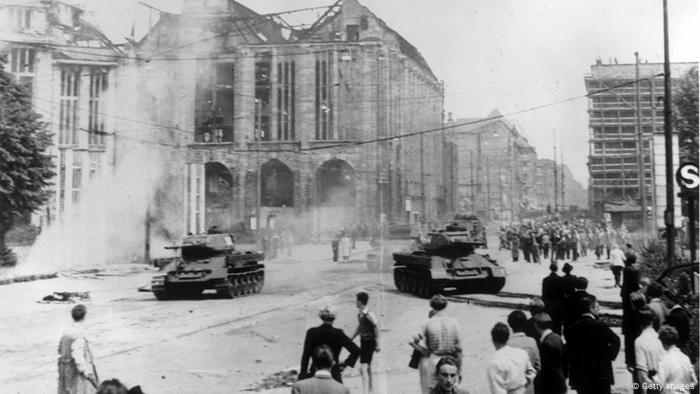 в каком году была образована гдр. 16855640 303. в каком году была образована гдр фото. в каком году была образована гдр-16855640 303. картинка в каком году была образована гдр. картинка 16855640 303. 7 октября 1949 года состоялось образование нового европейского государства в рамках решившейся послевоенной судьбы Германии — на политической карте мира и Европы появилась страна, получившая название Германская Демократическая Республика (ГДР). Она существовала в Европе до 3 октября 1990 года.