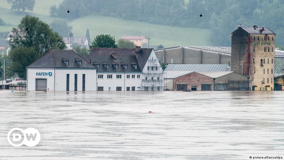 Floods hit Germany at economic low point | Business| Economy and finance  news from a German perspective | DW | 04.06.2013